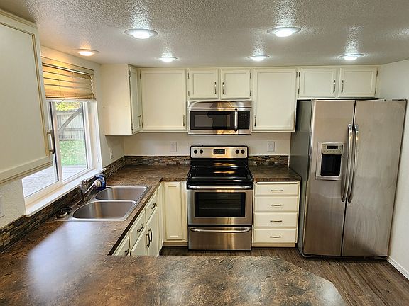 3rd image of 11362 W Woodhaven Ct