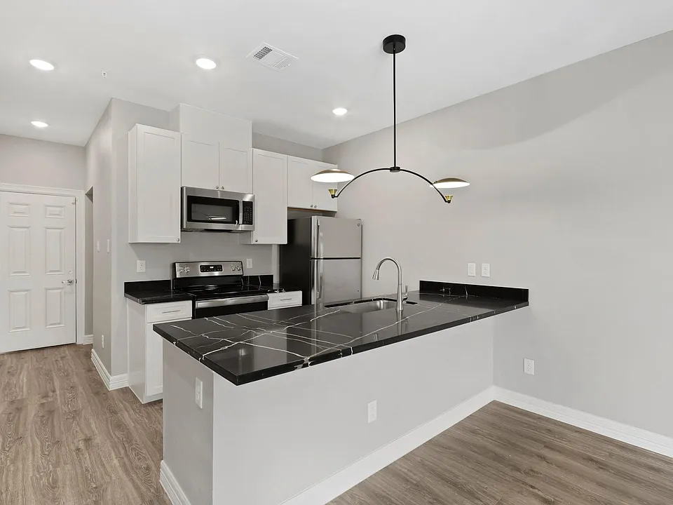 5262 Ella Blvd #502B