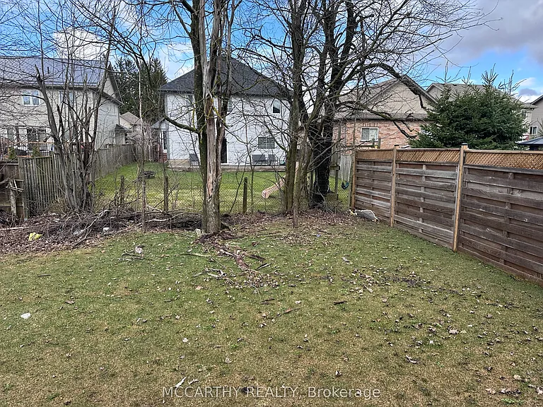 231 Ridley Cres — Photo 24
