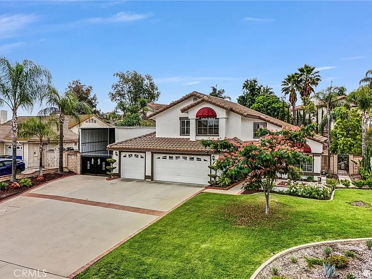 1070 Cannon Rd — Photo 2