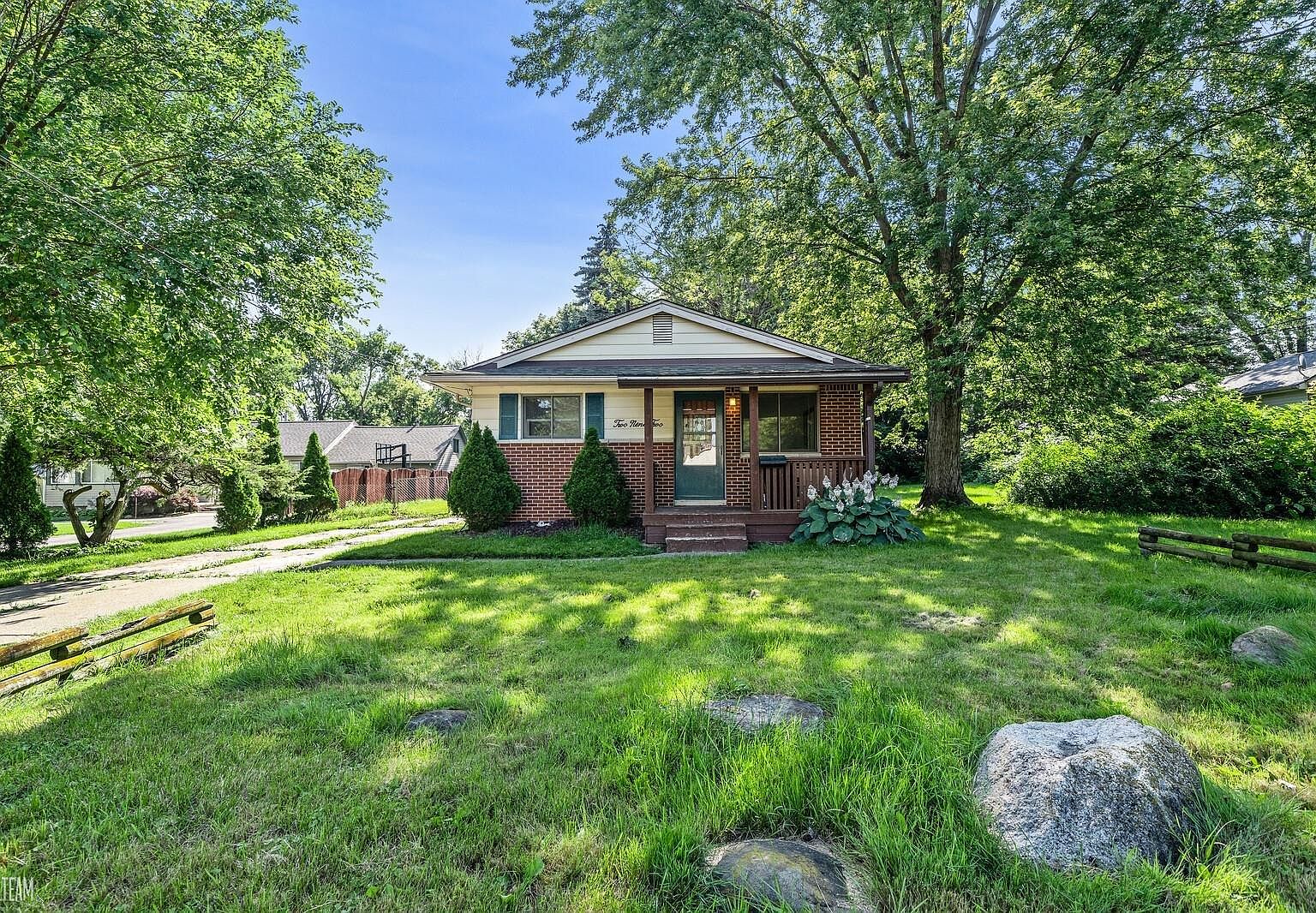 292 N Rose St, Mount Clemens, MI 48043 Zillow