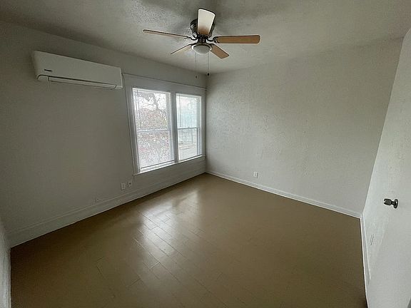 5th image of 1410 W Oak St APT 5