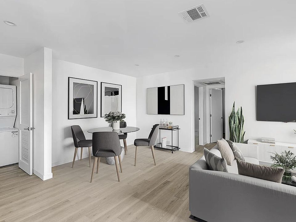 1st image of 233 Rosemont Ave
