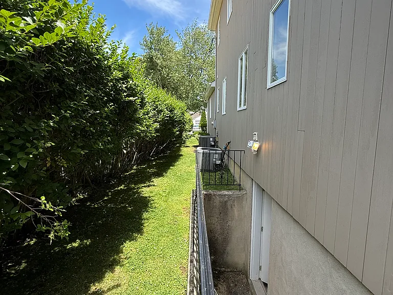 9 Linden Pl — Photo 29