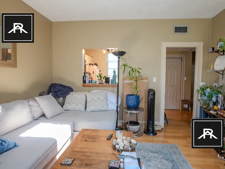 94 Gordon St #402 — Photo 2