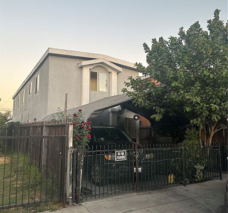 1st image of 10968 Anzac Ave