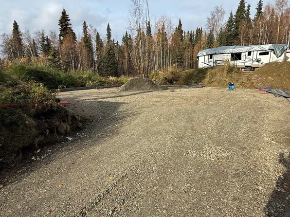 285 Pearl Dr, Fairbanks, AK 99712