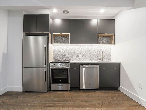 3rd image of 224 Hawthorne St #3F