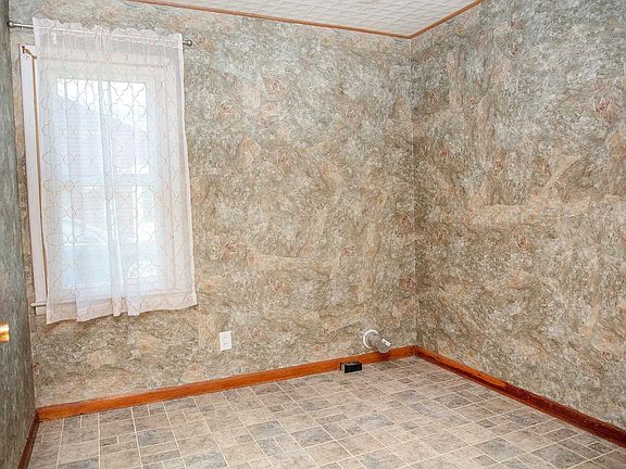 5th image of 1138 Lake Ave