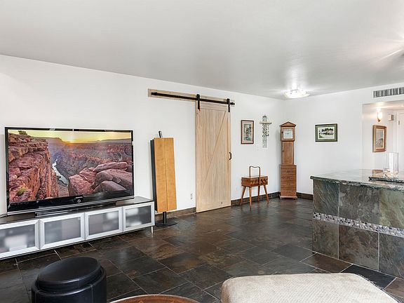 5th image of 2513 N 61st Way