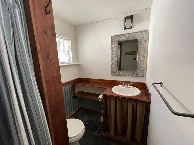 121 N Hamilton St — Photo 13