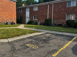 29480 Hoover Rd, Warren, MI 48093