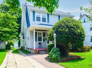 217 N Forest Ave, Rockville Centre, NY 11570