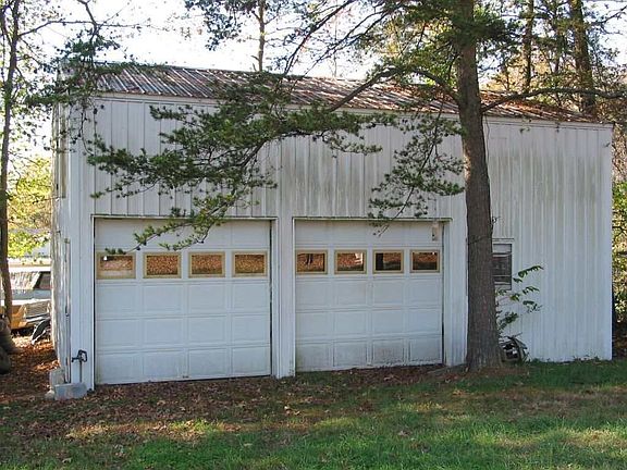 Shed 30 feet by 30 feet