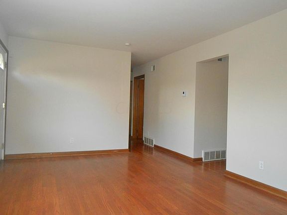 5th image of 3161 Mary Ave