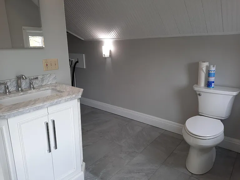 177-179 Davenport Ave #2 — Photo 12
