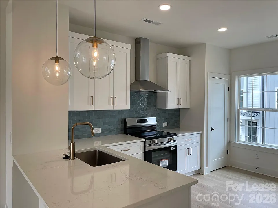 3011 Casting St