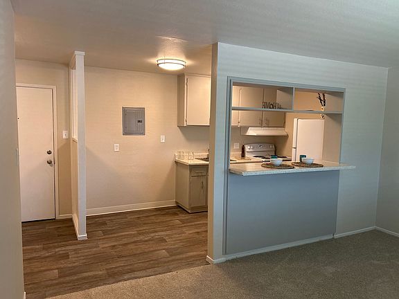 4th image of 2941 Marconi Ave APT 31