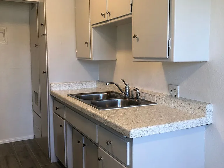 409 California St — Photo 9