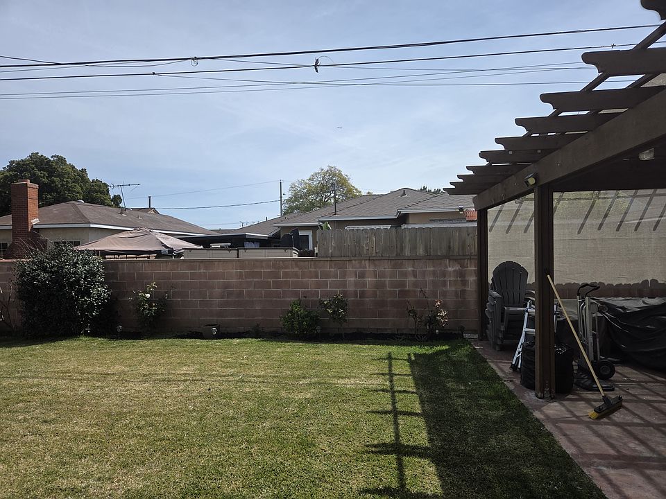 2nd image of 11718 Pruess Ave