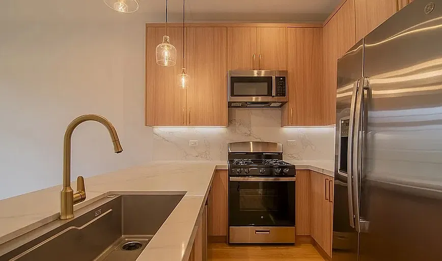 2 bed, 1400 sqft, $3,200 — Photo 2
