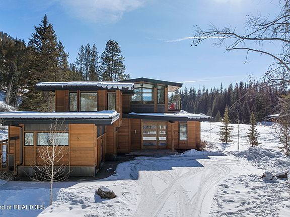 3rd image of 15555 Tall Timber Rd