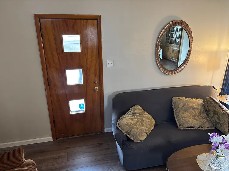 546 Harold Ave — Photo 5