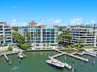 1660 W Glencoe St #302, Miami, FL 33133