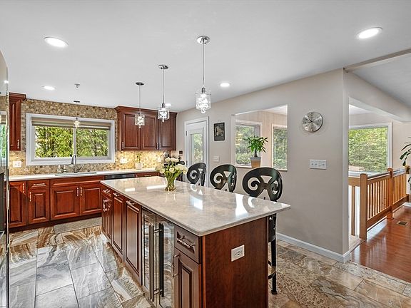 2nd image of 3 Eclipse Ln