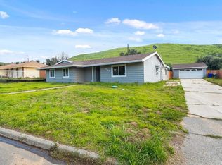 2340 Loveland Dr, Jurupa Valley, CA 92509