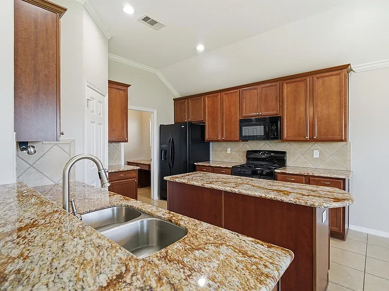 2506 Barton Springs St — Photo 8