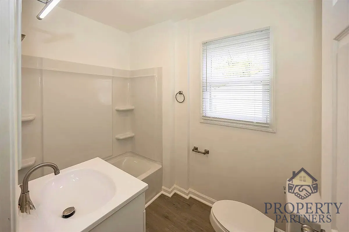 328-330 S Gray Street - 328 S Gray Street — Photo 4