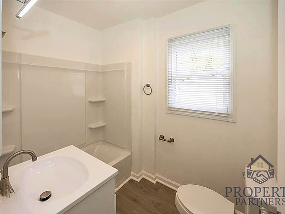 4th image of 328-330 S Gray St