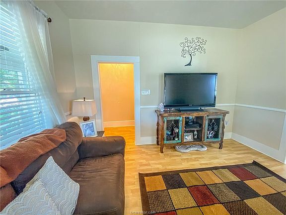 5th image of 601 N Harvey St