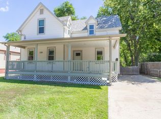 135 S 12th St, Salina, KS 67401