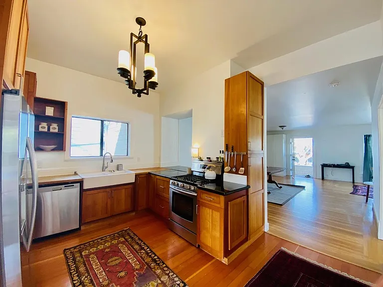 15 G St #1 — Photo 25