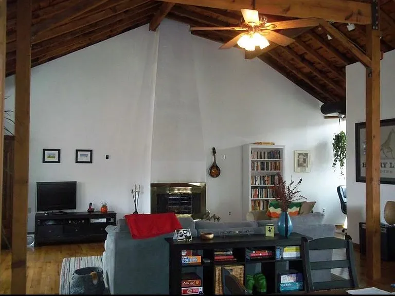 1533 Green St #3 — Photo 3