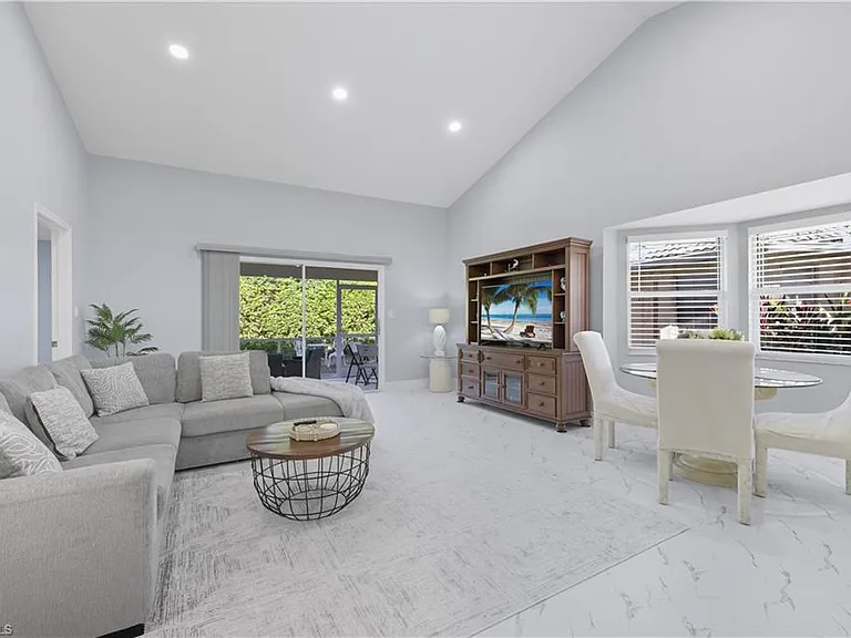 3605 Corinthian Way — Photo 4