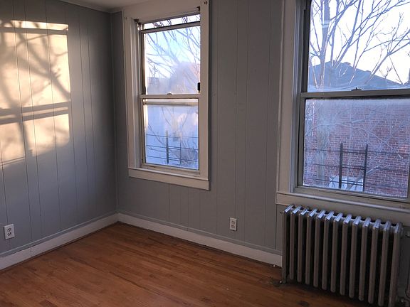 3rd image of 932 E 215th St #1