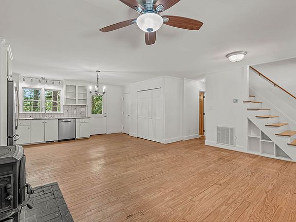 5th image of 100 Burris St