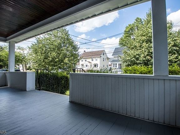 3rd image of 752 Magie Ave