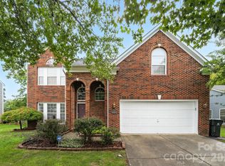 6813 Neuhoff Ln, Charlotte, NC 28269