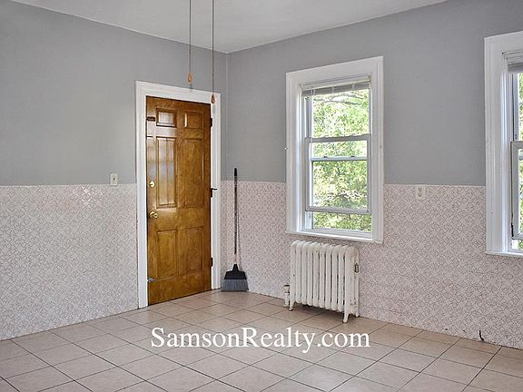 4th image of 361 Wickenden St #2