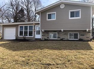 7 Trinity Ln, Florissant, MO 63031