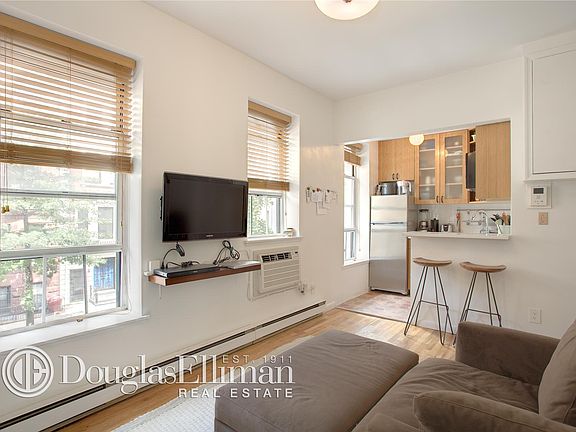 2nd image of 320 W 84th St APT 2A