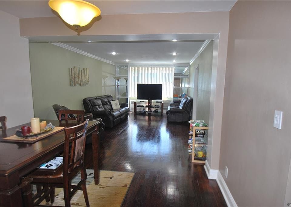 1st image of 4 Sadore Ln APT 7U