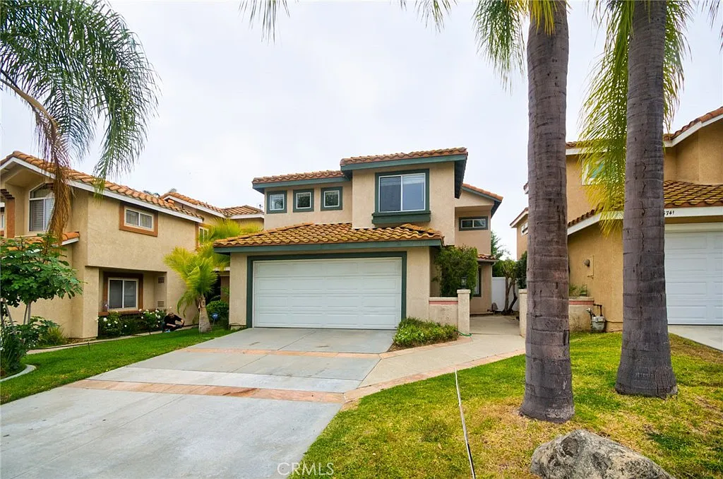 3 bed, 2.5 bath, 1603 sqft, $3,400 — Photo 3