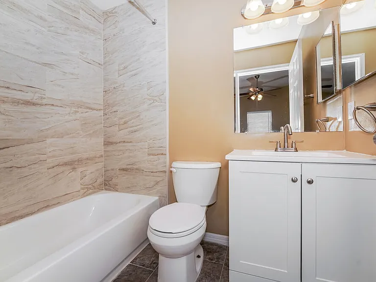 1539 Lafayette Ave — Photo 11