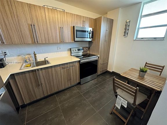 5th image of 2903 N Miami Beach Blvd #603