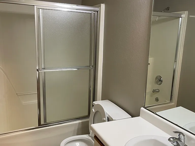 2842 S Meadowbrook Ave #2 — Photo 8